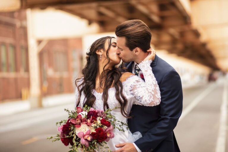 How to Create a Wedding Day Timeline That Actually Works