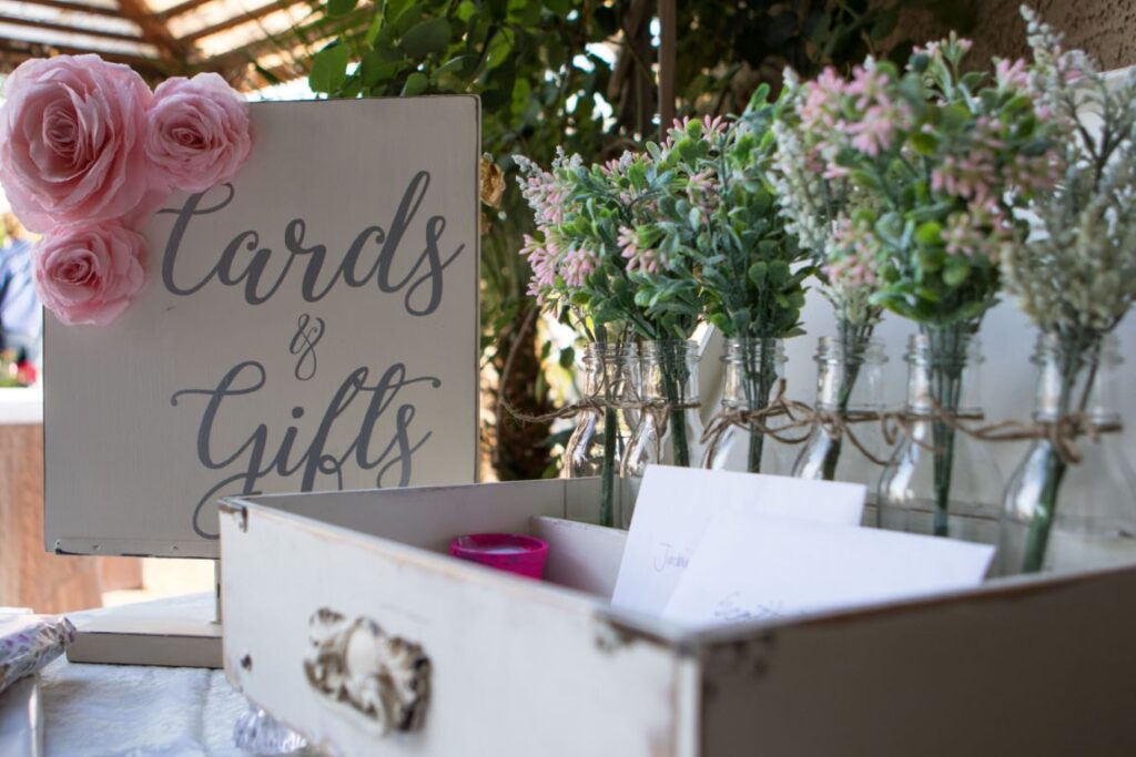 Gifts & Accessories